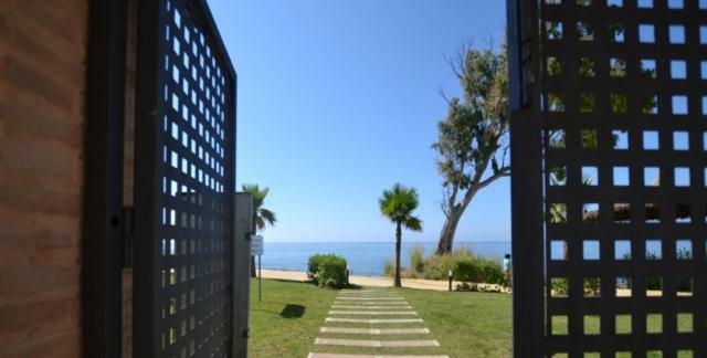 Bahia De La Plata Luxury Apartments เอสเตโปนา ภายนอก รูปภาพ